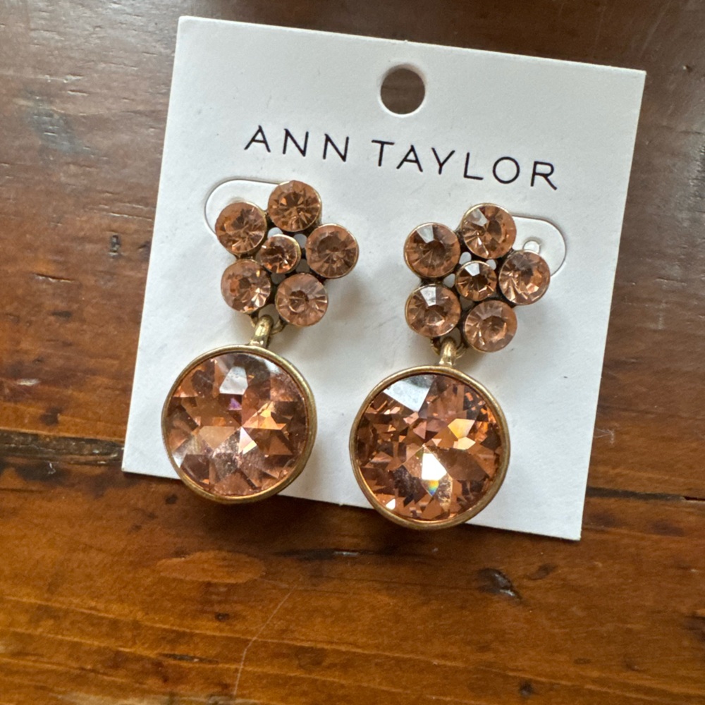 NEW ANN TAYLOR Amber Rose Rhinestone Gold Tone Metal Drop Pierced Earrings NWT